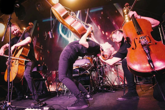RENAISSANCE CELLOS «Мировые рок-хиты на виолончелях» в Джубге